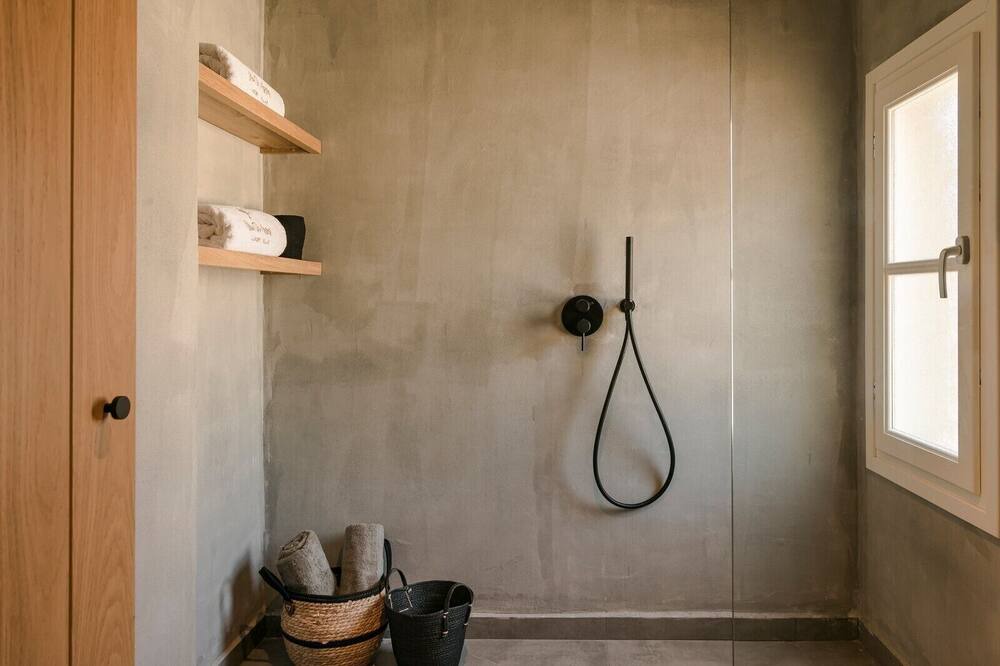 Photo of Bathroom in Frourion