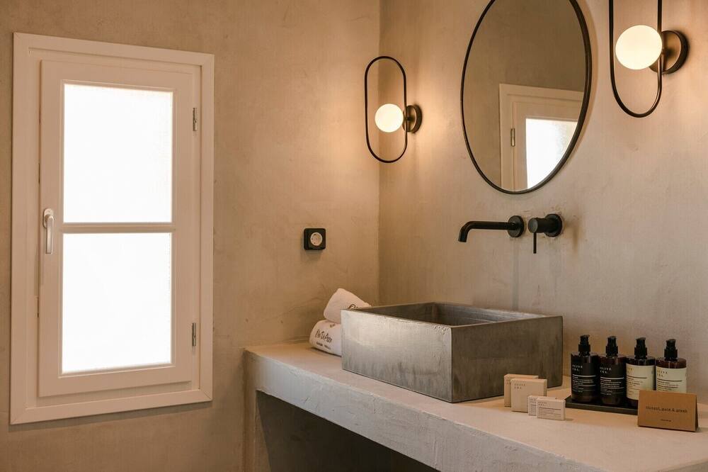 Photo of Bathroom in Frourion
