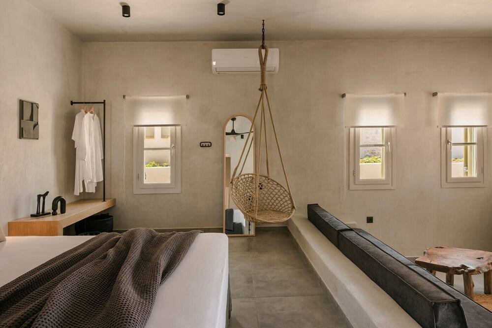 Photo of Bedroom in Frourion