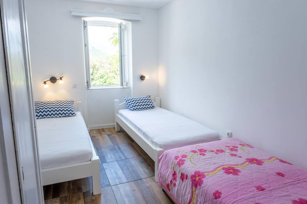 Photo of Bedroom in Lepetane