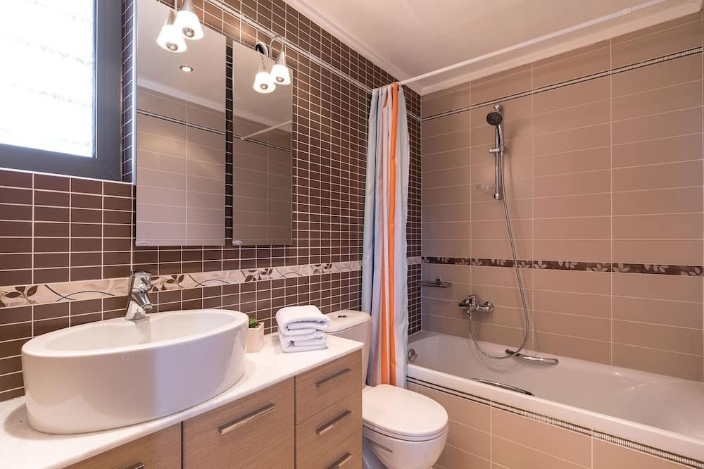 Photo of Bathroom in Kato Korakiana