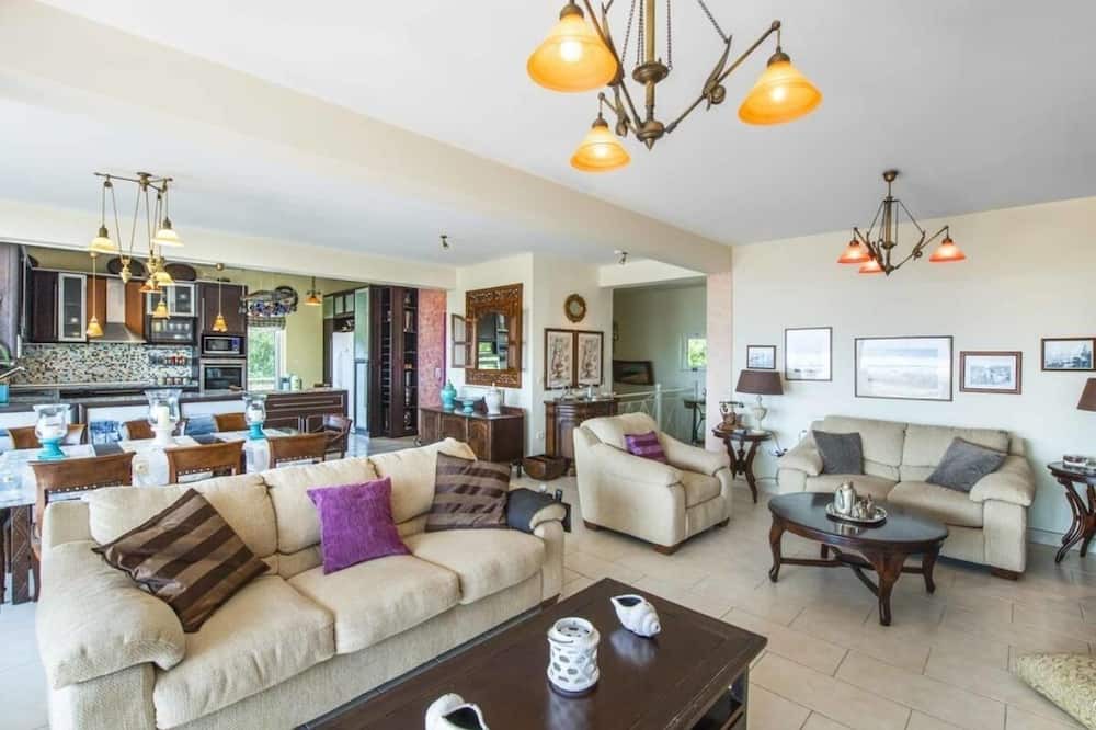 Photo of Livingroom in Kariotai