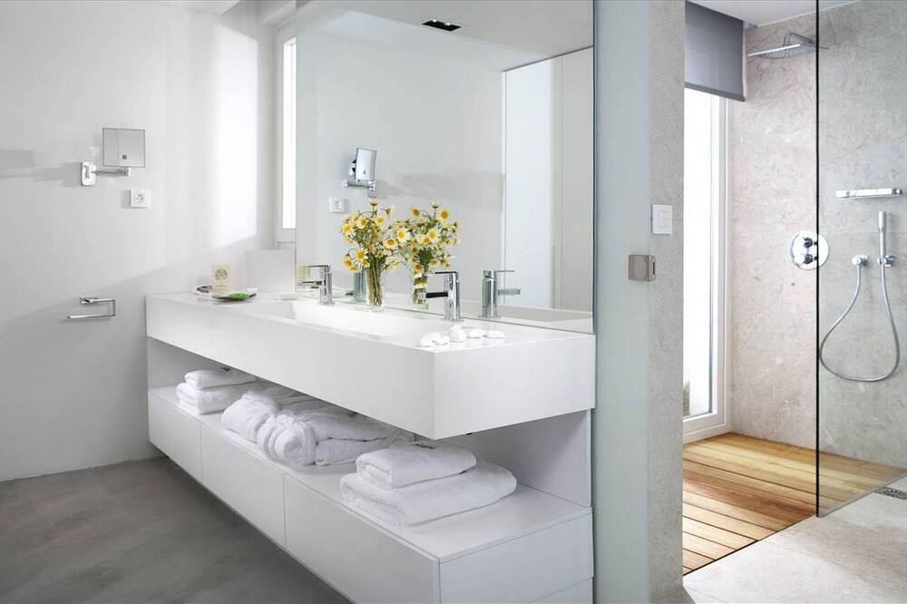 Photo of Bathroom in Grikos