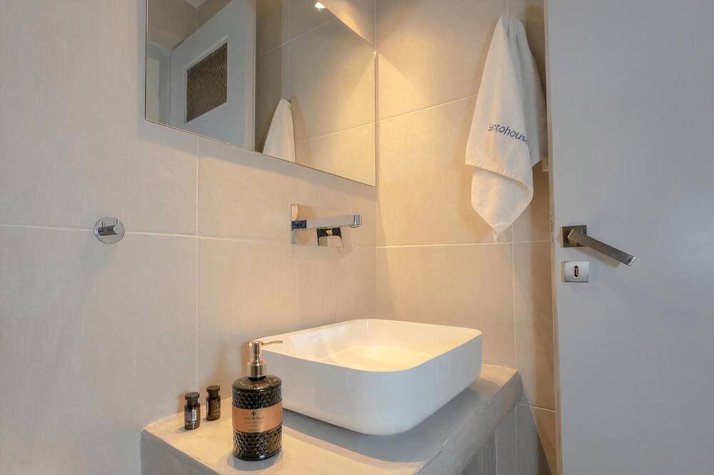 Photo of Bathroom in Fira