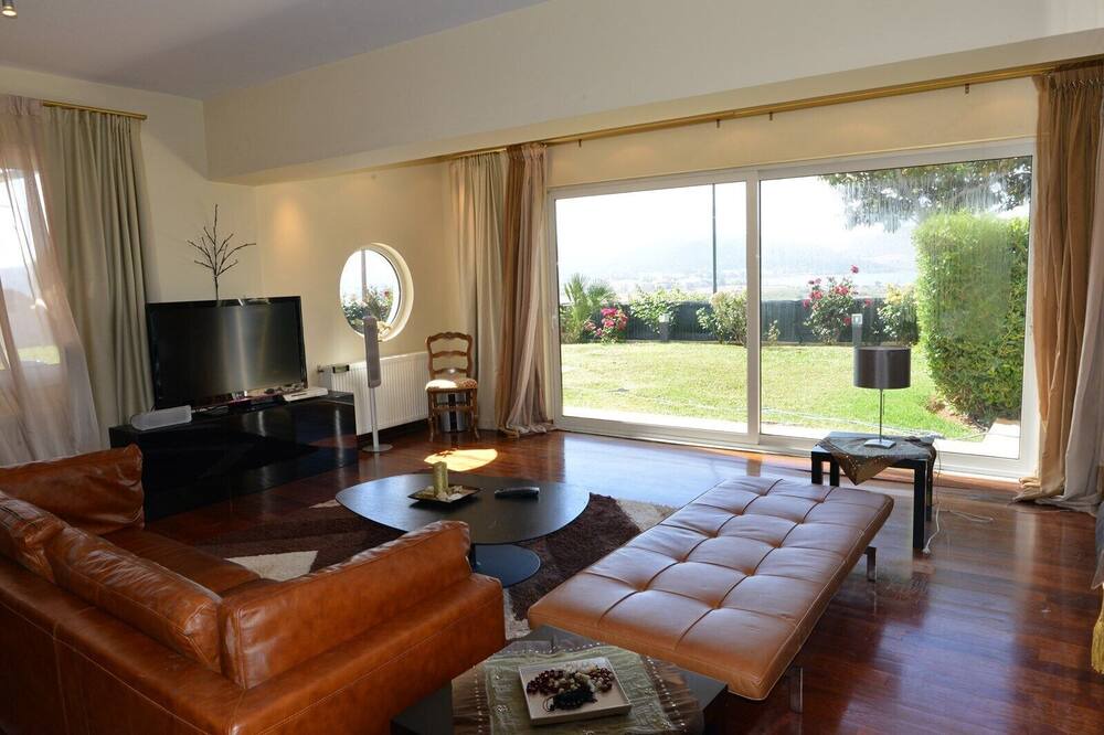 Photo of Livingroom in Anavyssos