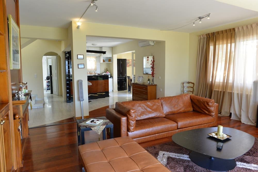 Photo of Livingroom in Anavyssos