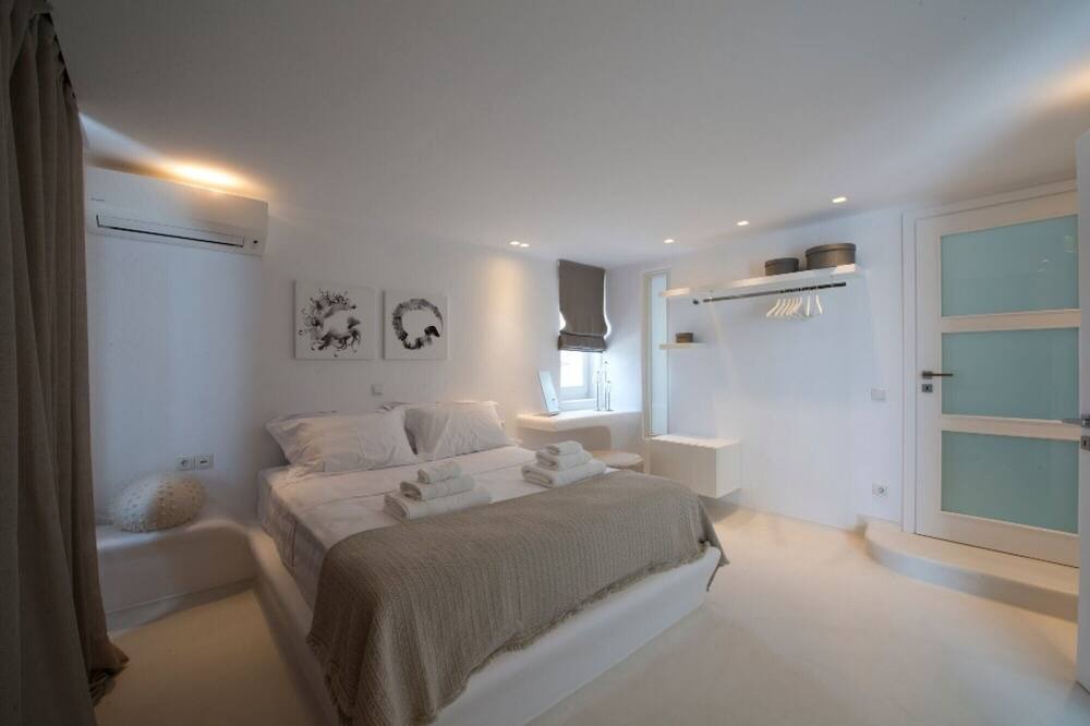 Photo of Bedroom in Tourlos