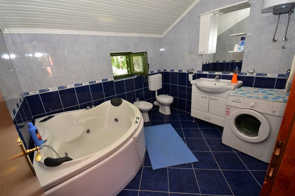 Photo of Bathroom in Mojdez