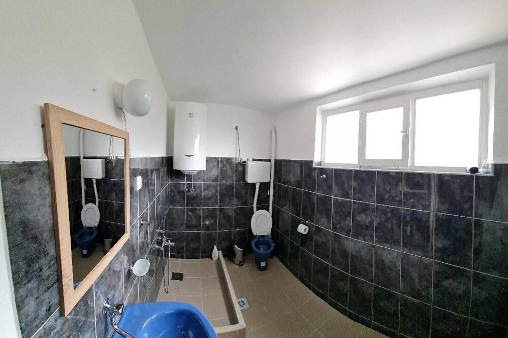 Photo of Bathroom in Igalo