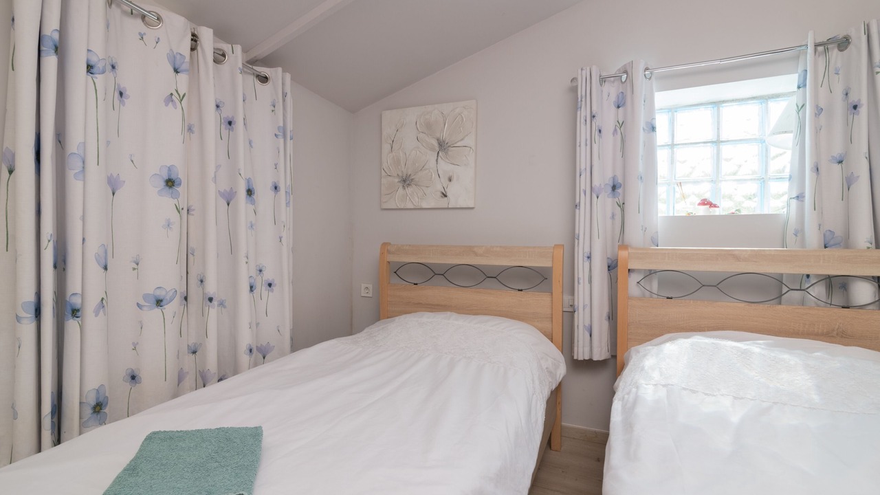 Photo of Bedroom in Neromilos