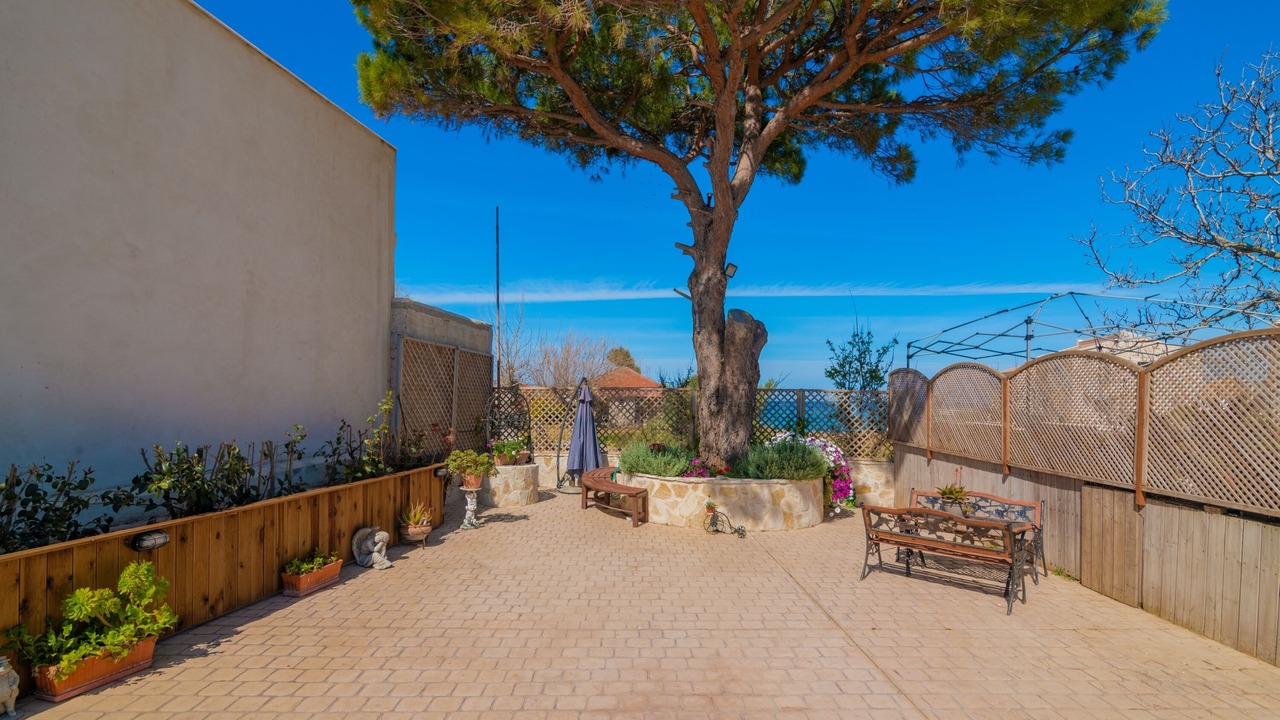 Photo of Outdoor in Neromilos