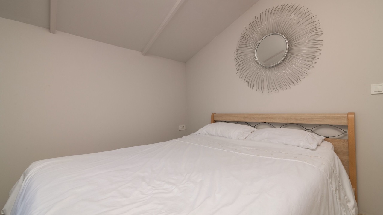Photo of Bedroom in Neromilos