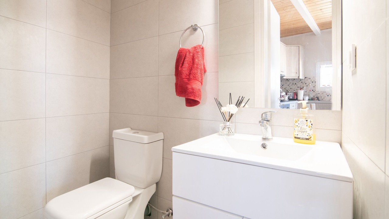 Photo of Bathroom in Neromilos