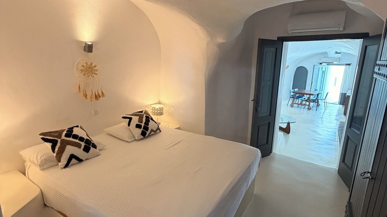 Photo of Bedroom in Firostefani
