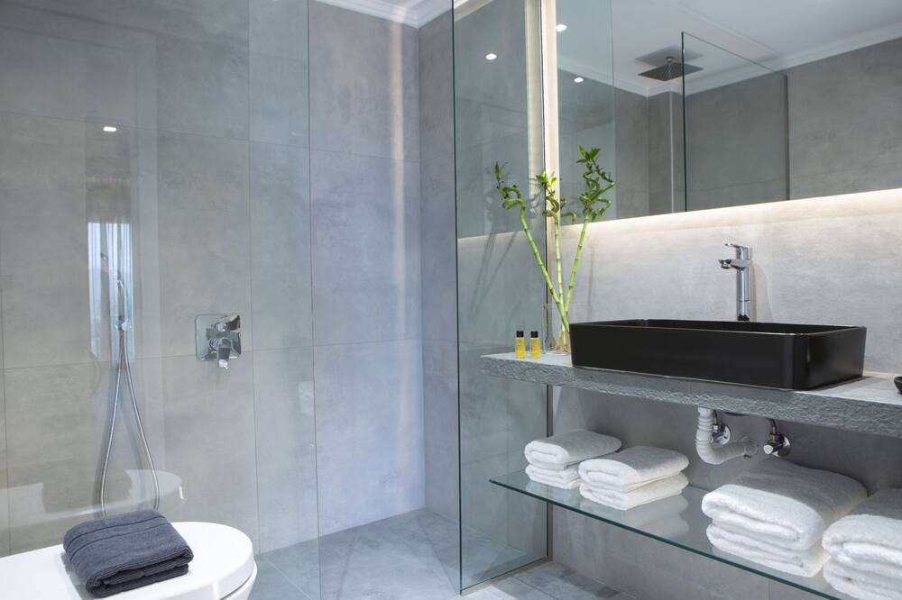 Photo of Bathroom in Apolpaina