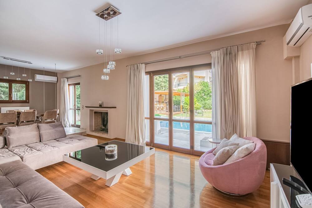 Photo of Livingroom in Anavyssos