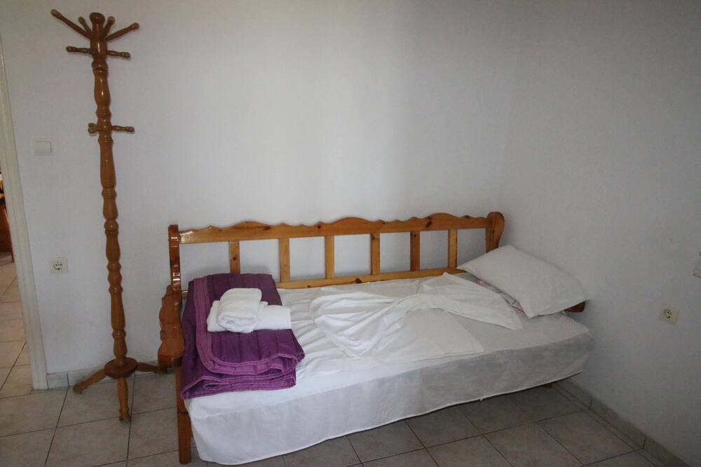 Photo of Bedroom in Neromilos