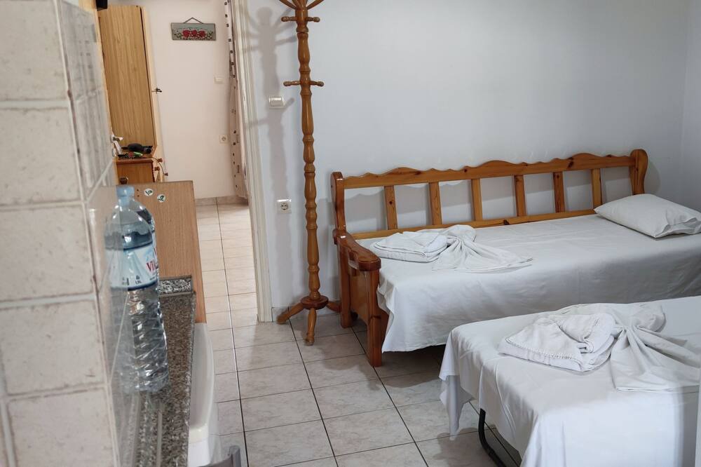 Photo of Bedroom in Neromilos