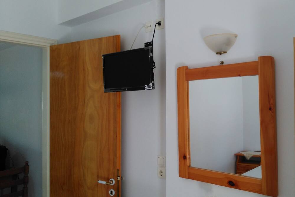 Photo of Bedroom in Neromilos