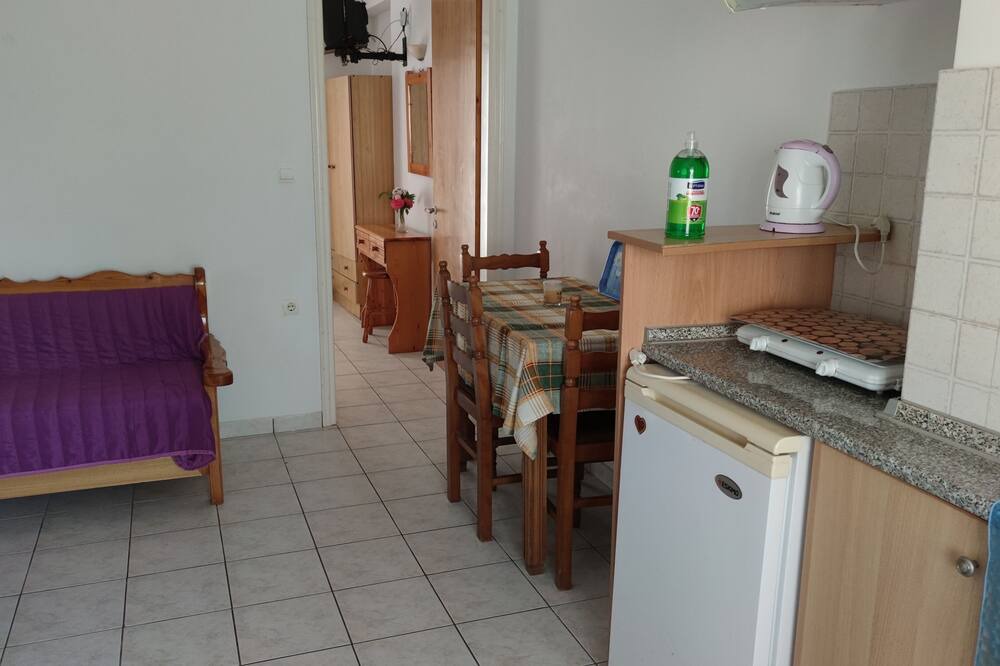 Photo of Kitchen in Neromilos