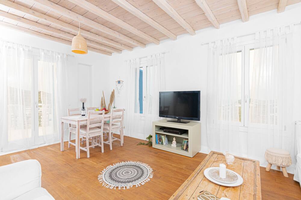 Photo of Livingroom in Ano Mera