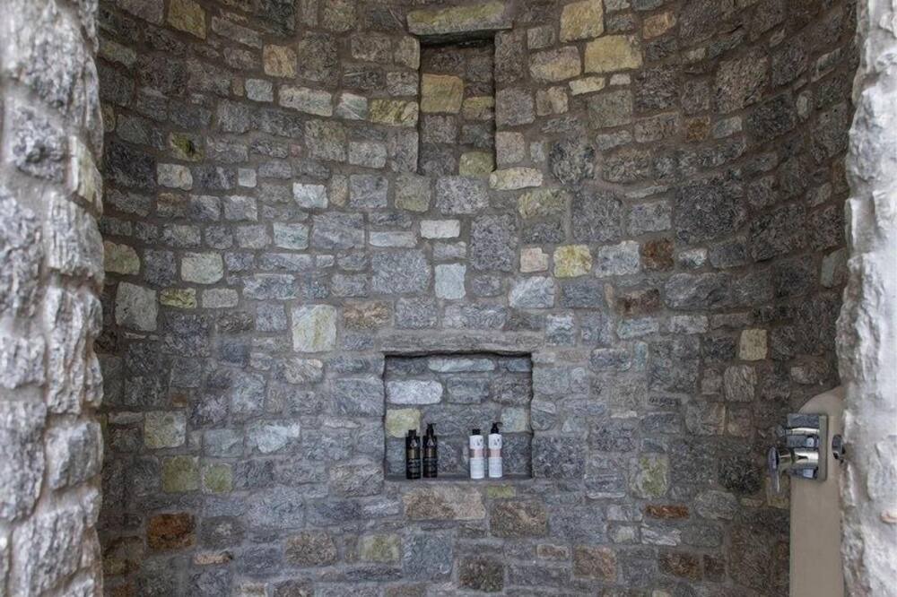 Photo of Bathroom in Plintri