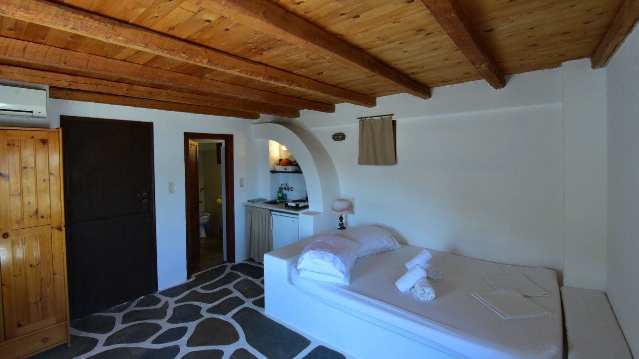 Photo of Bedroom in Ios Town