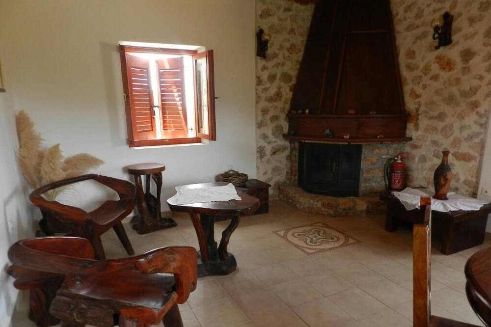 Photo of Livingroom in Elation