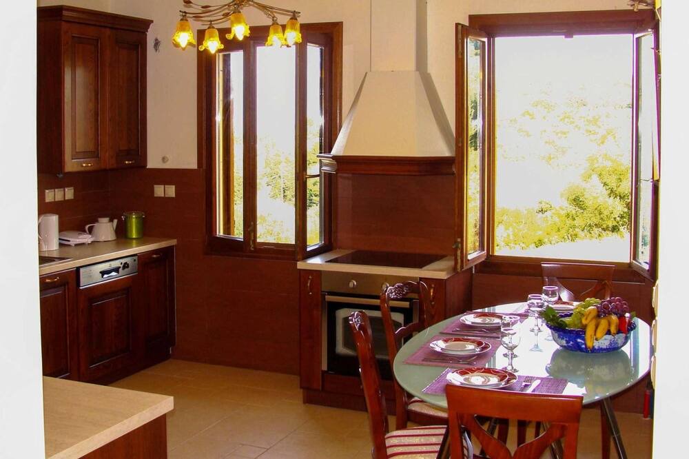 Photo of Kitchen in Katsarata