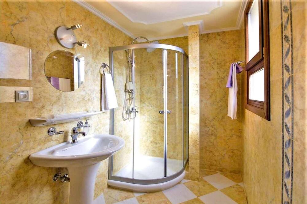 Photo of Bathroom in Katsarata