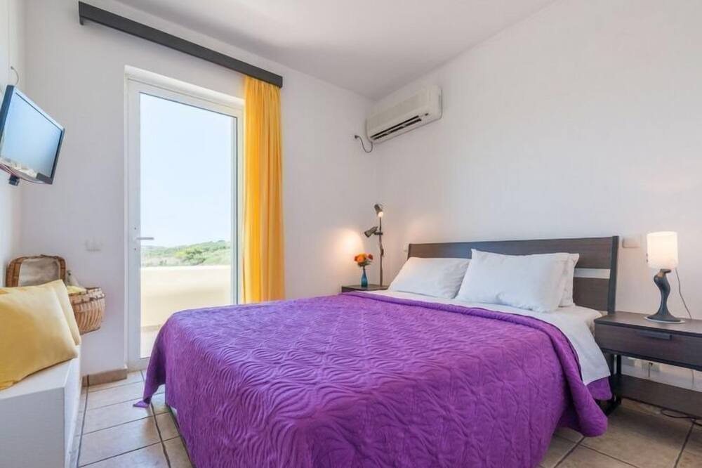 Photo of Bedroom in Lavreotiki