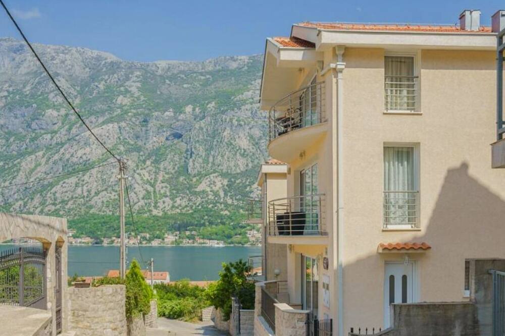 Photo of Outdoor in Prcanj