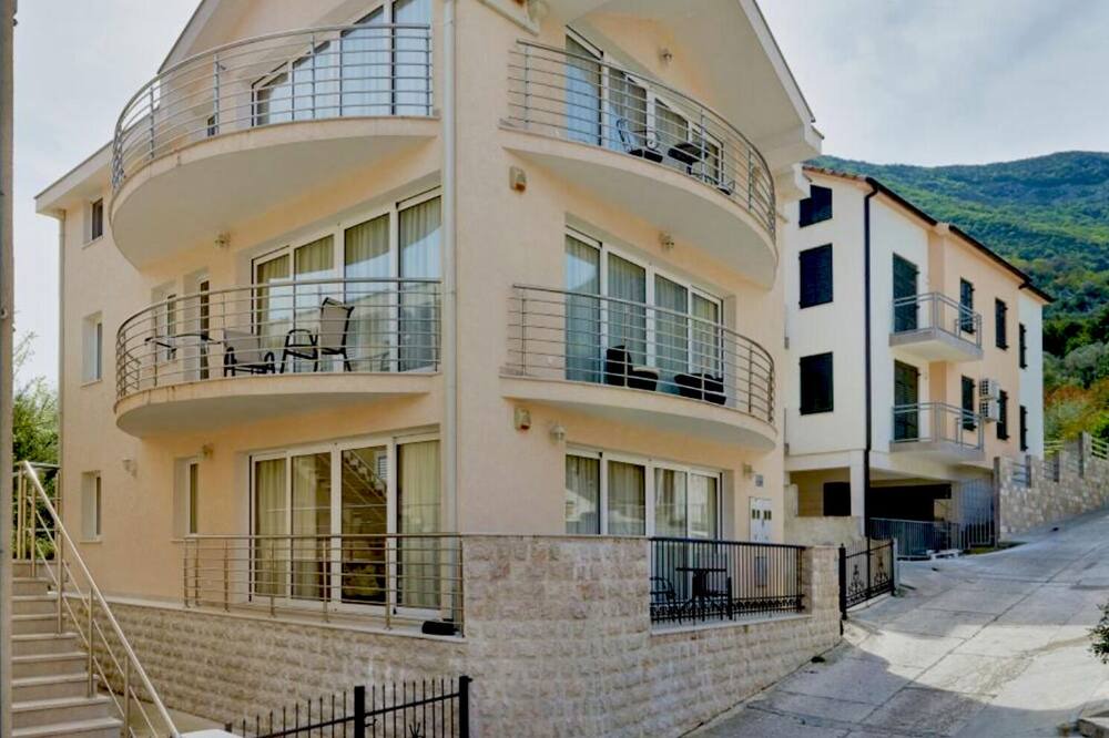 Photo of Outdoor in Prcanj