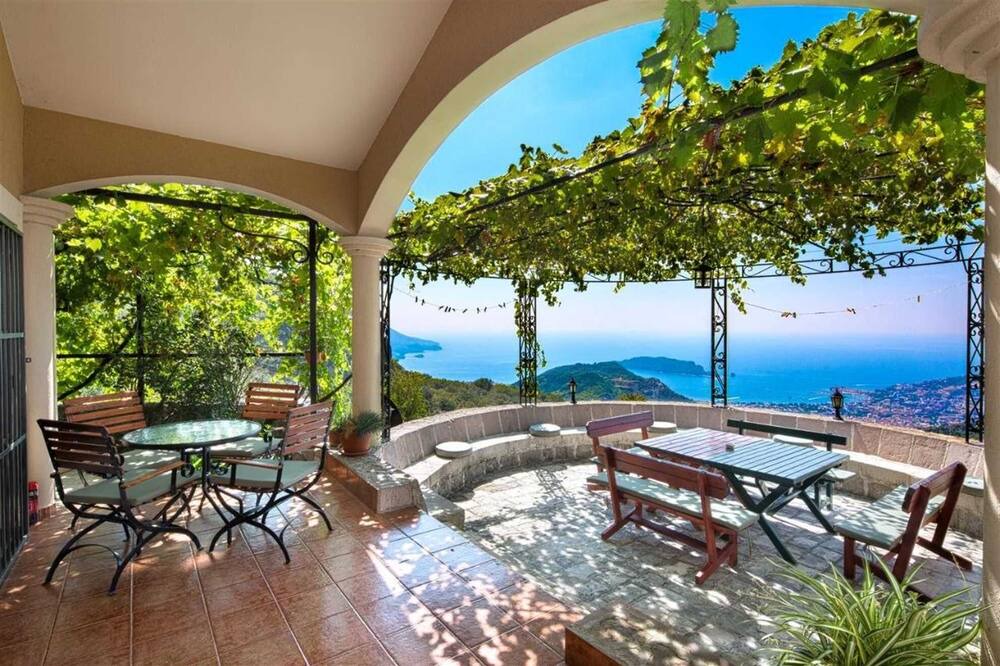 Photo of Patio Balcony in Boreti