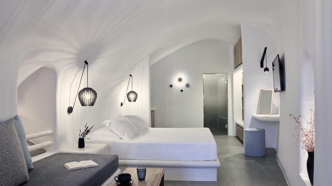 Photo of Bedroom in Oia