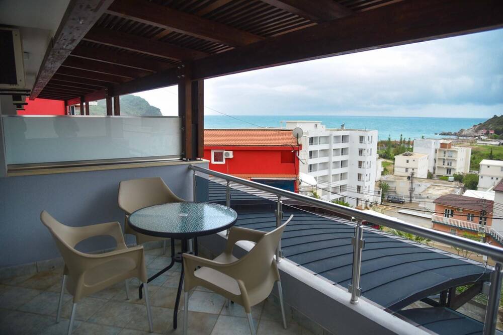 Photo of Patio Balcony in Canj