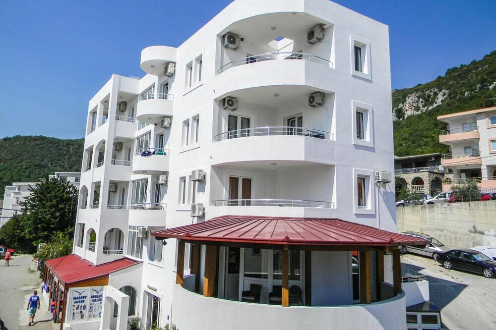 Photo of Outdoor in Canj