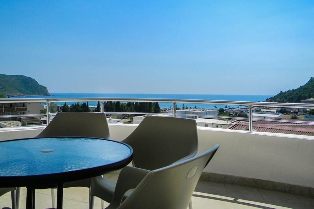 Photo of Patio Balcony in Canj