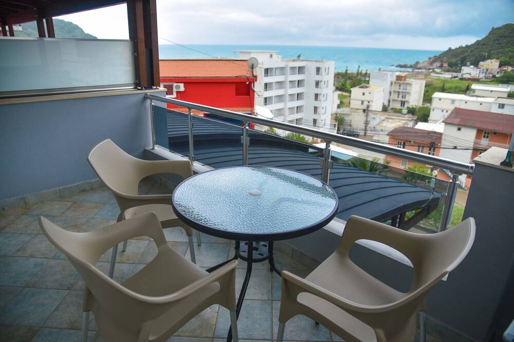 Photo of Patio Balcony in Canj