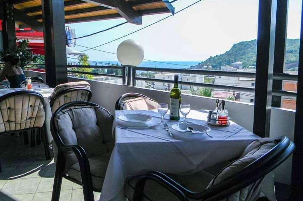 Photo of Outdoor in Canj