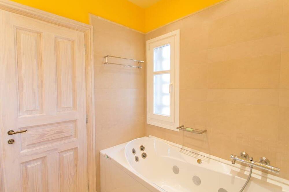 Photo of Bathroom in Agios Romanos
