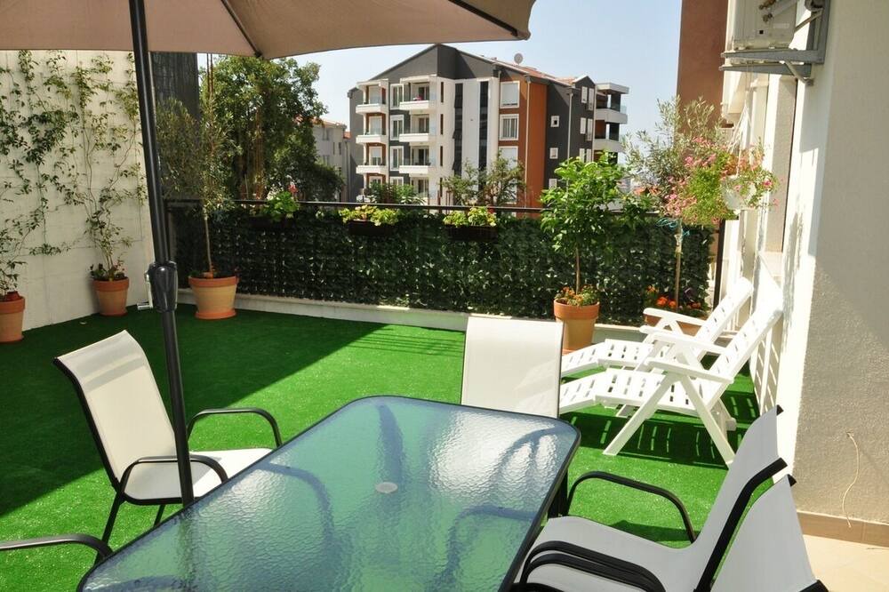 Photo of Patio Balcony in Lazi