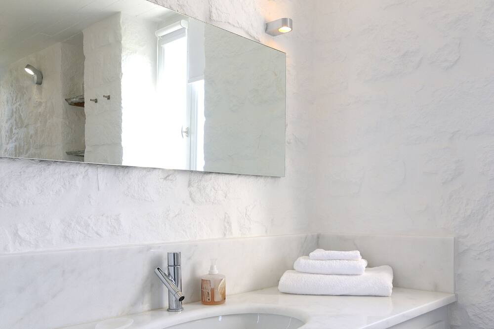 Photo of Bathroom in Kampos