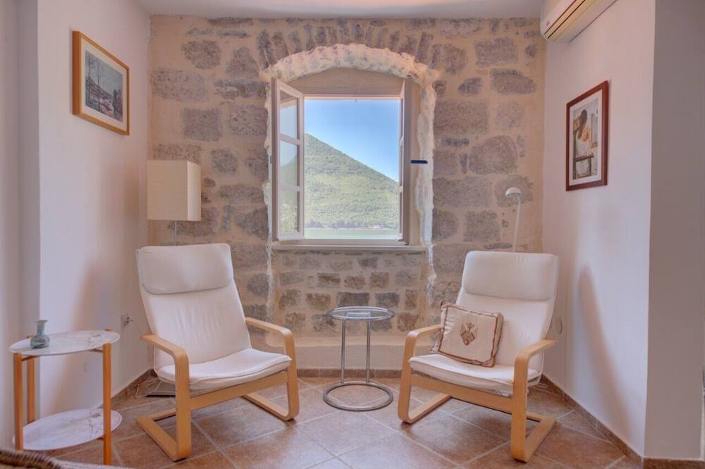 Photo of Livingroom in Perast