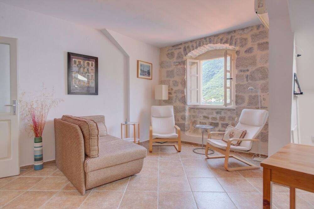 Photo of Livingroom in Perast