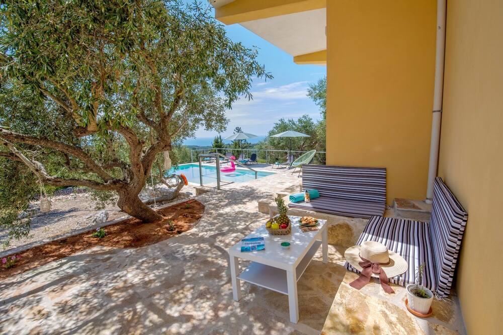 Photo of Patio Balcony in Vlachopoulatika
