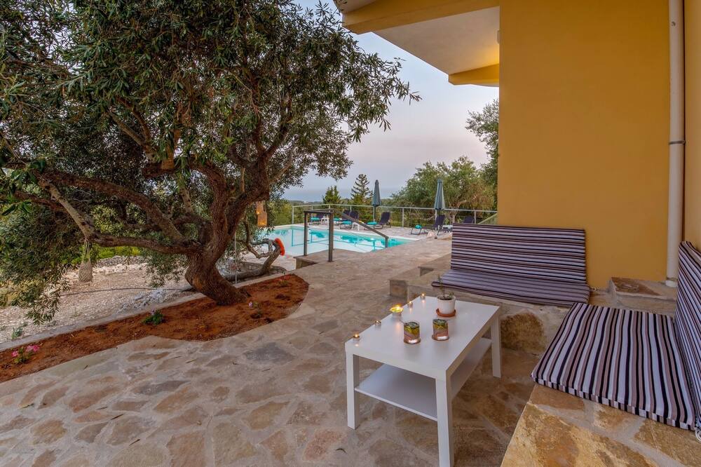 Photo of Patio Balcony in Vlachopoulatika