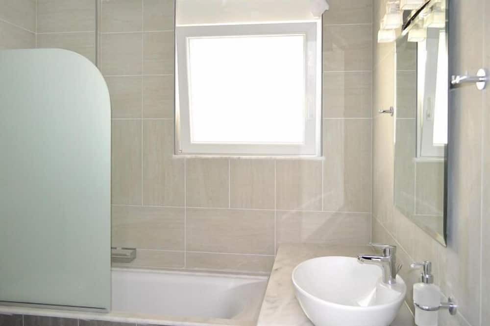 Photo of Bathroom in Gennadi