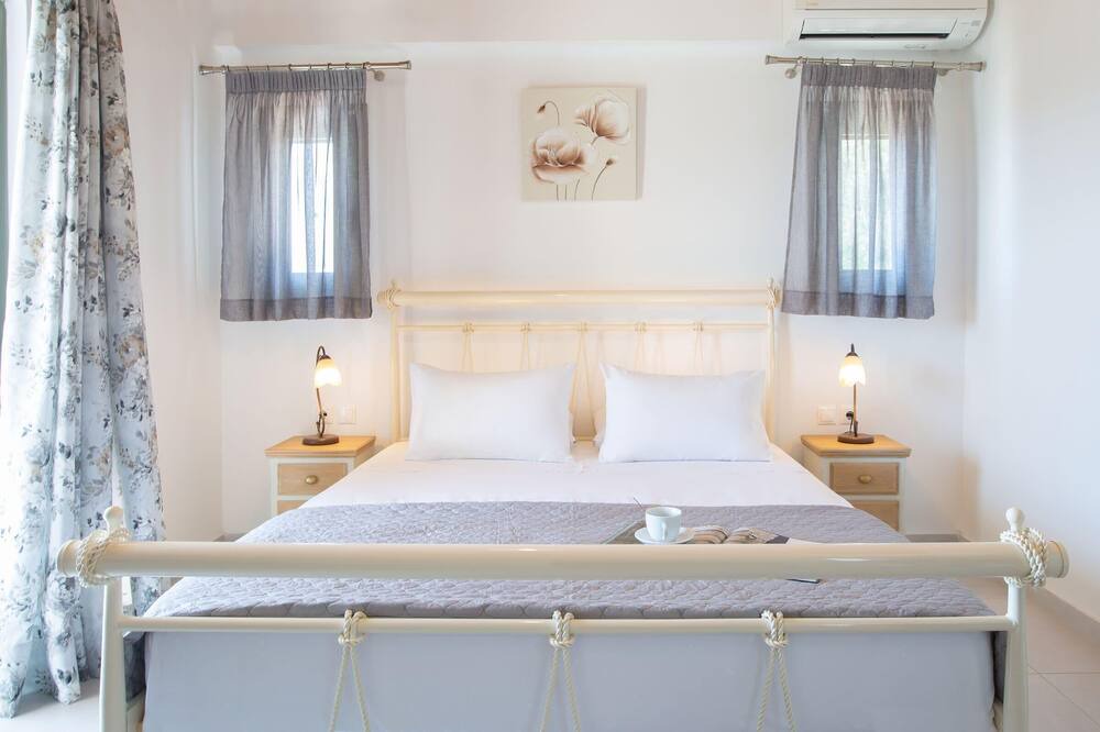 Photo of Bedroom in Evgiros