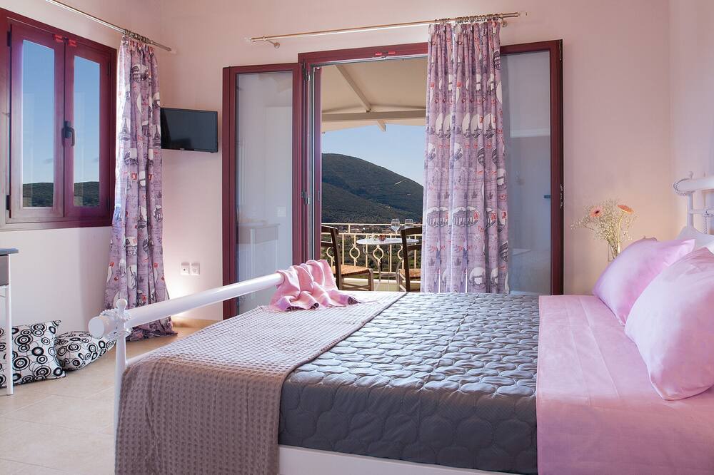 Photo of Bedroom in Evgiros
